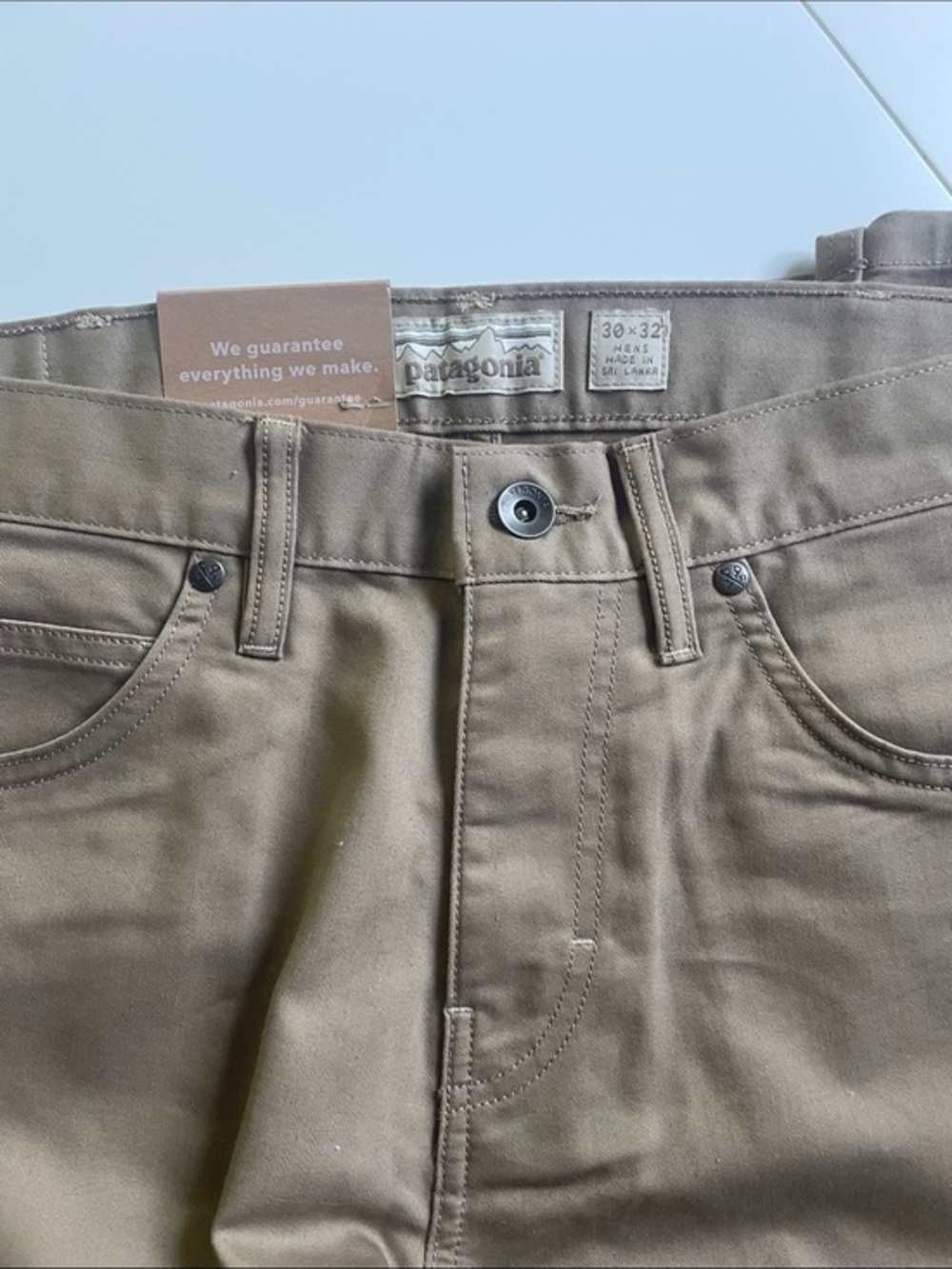 Patagonia tan chinos with label - men's 30x32 - Picture 4 of 4